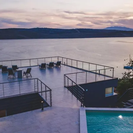 Villa Luxury Mihaela Beachfront By Guide Crikvenica