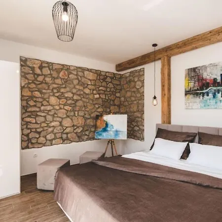 Villa Luxury Mihaela Beachfront By Guide